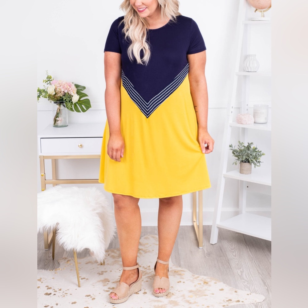 Navy and yellow chevron midi dress Plus size 2X Comfy Easy pullover the head EUC
